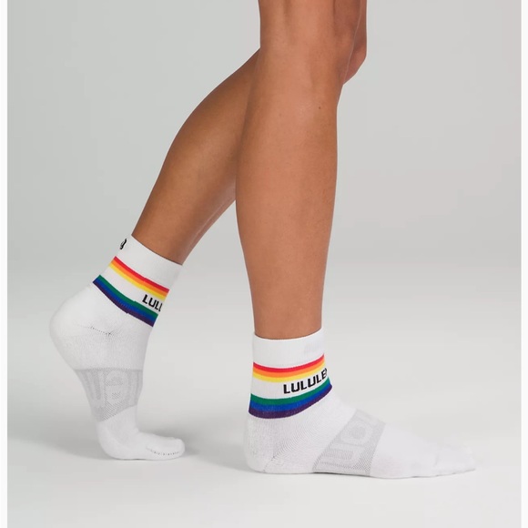 Lululemon Women's Daily Stride Mid-Crew Socks Stripe - white - Picture 2 of 6